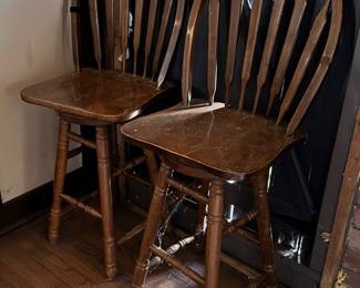 Swivel stools - located on upper level