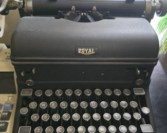 Antique Royal Typewriter