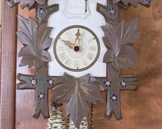 label on back reads: Kuckucksuhr Cuckoo-clock - Horloge a coucou