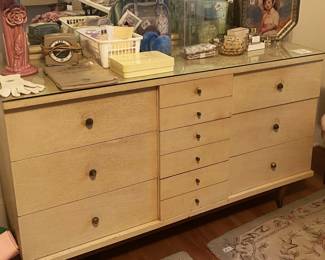 dresser with mirror
