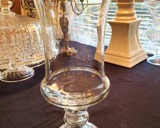 12" crystal urn