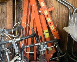 hydraulic engine lift / cherry pickers