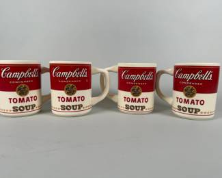 Vintage Campbells Soup Can Mugs (4). H: 3 3/4 inches x diameter: 3 inches
Made in USA
CONDITION: light scuffing