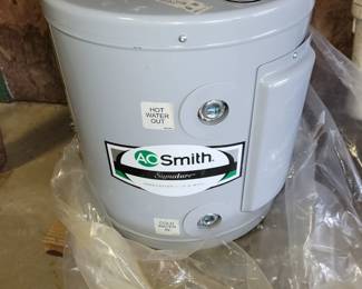 SMALL WATER HEATER