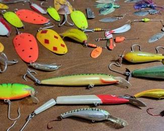 1 Fishing lures spinners plugs Rappala, Cisco Kid Toppers, Eppinger Devle Dog and Mepps