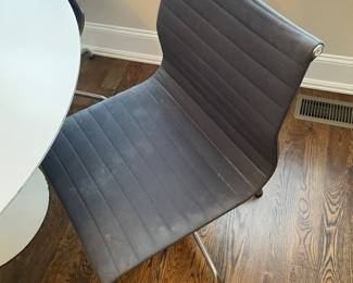 Eames Aluminum chair