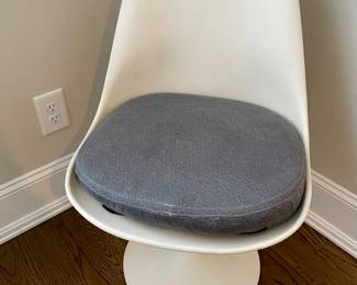 Eero Saarinen Tulip Chair