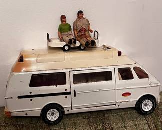 Vintage 1970’s Tonka Rescue Ambulance w/ Gurney.