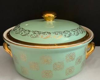 Hall China Gilt Medallion Pattern Casserole Dish