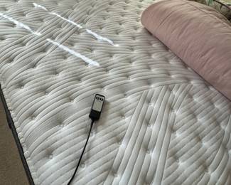 Brand new full Beautyrest Pressuremart Lux mattress