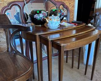 MCM nesting tables