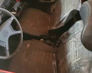 JUST ADDED 1977 VW SUPER&nbsp;BEETLE $6000 OBO see images Needs to be towed by buyer&nbsp;

call 6307010161 for more info