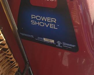 Toro power shovel