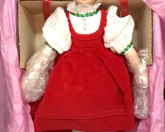 Madame Alexander Limited Edition Porcelain Noel Doll W Stand