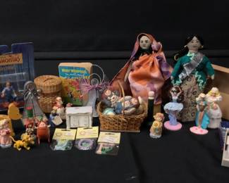 Tchotchkes And Figurines