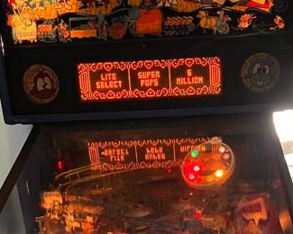 Pinball Machine by Data East. Rocky & Bullwinkle & Friends