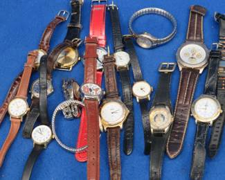 Lot 59. Scooby-Doo and many more wrist watches