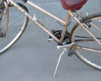 Lot 111. 16" Nishiki 21-speed bicycle