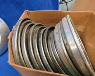 Lot 375. 14 old hubcaps: 4 AMC, 10 VW