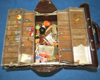 Lot 383. Vintage metal tacklebox with mostly sinkers and bobbers