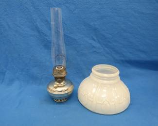 Lot 400. Aladdin #11 hanging lamp with shade in very good condition