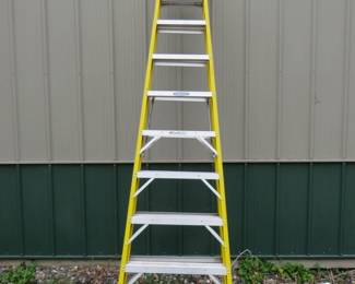 Lot 362. Werner extra heavy duty 300 lb. fiberglass 10 foot ladder