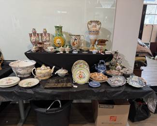 Table view of English Ceramics and Porcelains 
