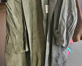 1 of 2 pictures - Vietnam Army Trench/Rain Coat