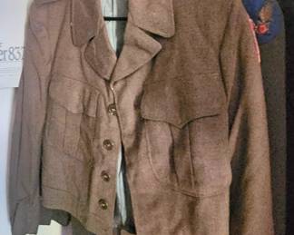 1 of 2 pictures - Vintage Wool US Army Eisenhower Jacket