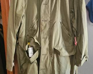 1 of 4 pictures - WWII US Army M-42 Reversable Mountain Parka