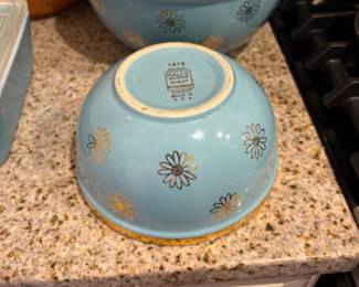 Hall vintage mixing bowls