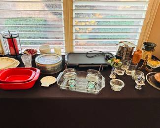 Electric fry plate.  Just like in college. I can still hear the smoke alarms in my mind.