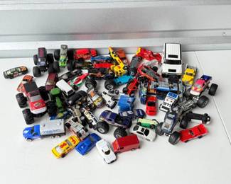 150 LargeGroupofCarTruckToys