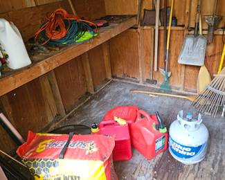 Gas cans, Shooting target, Propane 