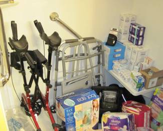 Medical Supplies / Walkers / Upright Walker