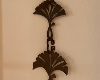 Metal hanging of art