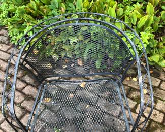 Roomy chair with arms