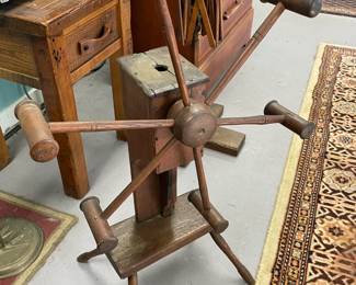 Antique yard winder 6 spoke