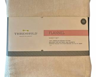 THRESHOLD King Size Flannel Sheet Set