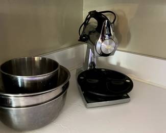 Vintage Sunbeam Stand Mixer w/ Bowls - no beaters