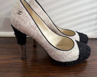 Classic Chanel Tweed Pumps