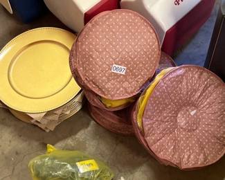 CHARGERS, CHRISTMAS PLATES, PLATE CARRIERS