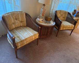 2 VINTAGE CHAIRS