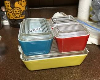 4 PYREX REFRIGERATOR DISHES