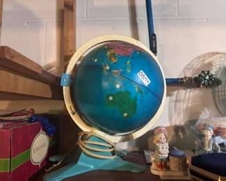 VINTAGE GLOBE