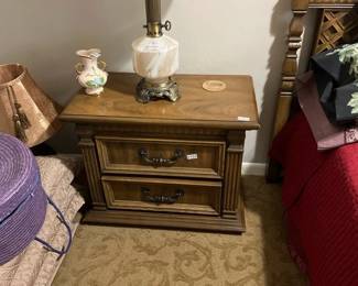 PAIR OF NIGHTSTANDS