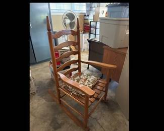 WOODEN ROCKING CHAIR
