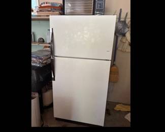MONTGOMERY WARD REFRIGERATOR