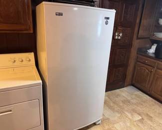 MAYTAG UPRIGHT FREEZER