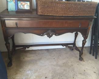 This is a precious antique console table, needs just a little TLC to make it a fabulous piece!